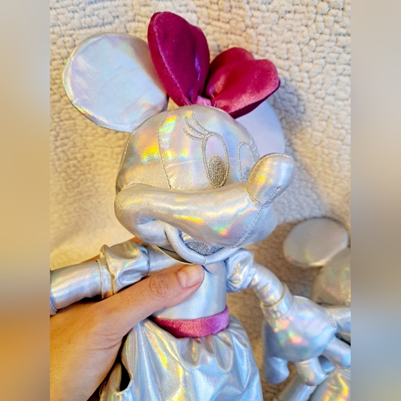 Silver Platinum Chrome Disney Mickey and Minnie 100 Year Celebration Couple - Picture 10 of 11